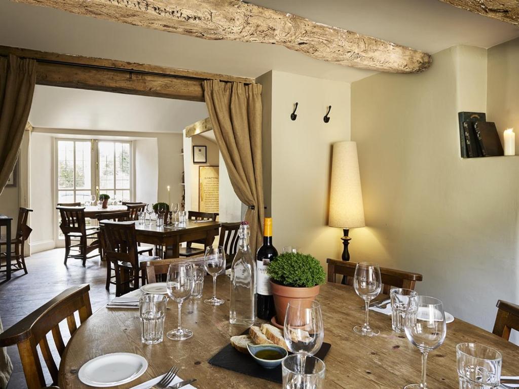The Masons Arms Hotel Cirencester Exterior foto